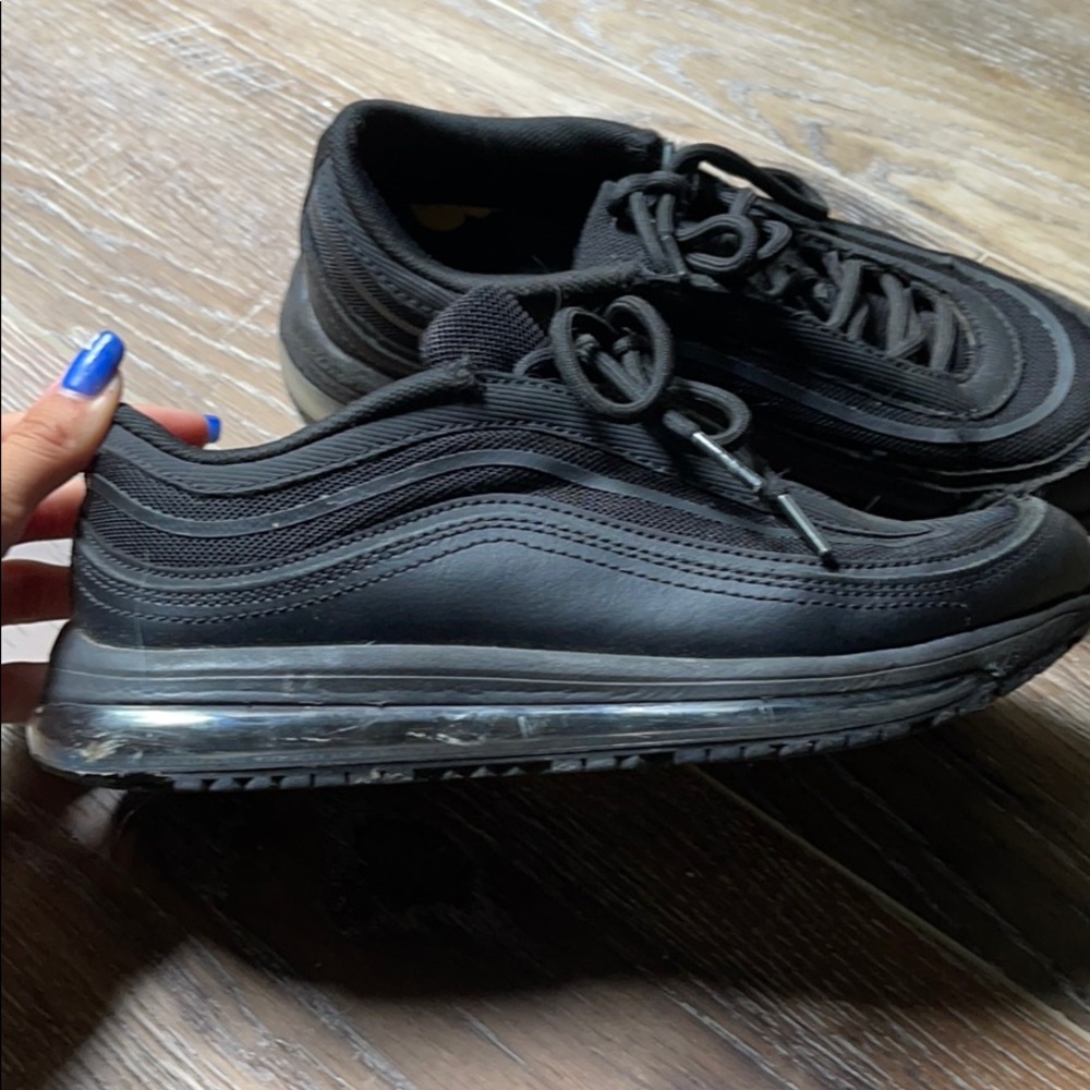 Used/Well Worn Black Tredsafe Work shoes size 6